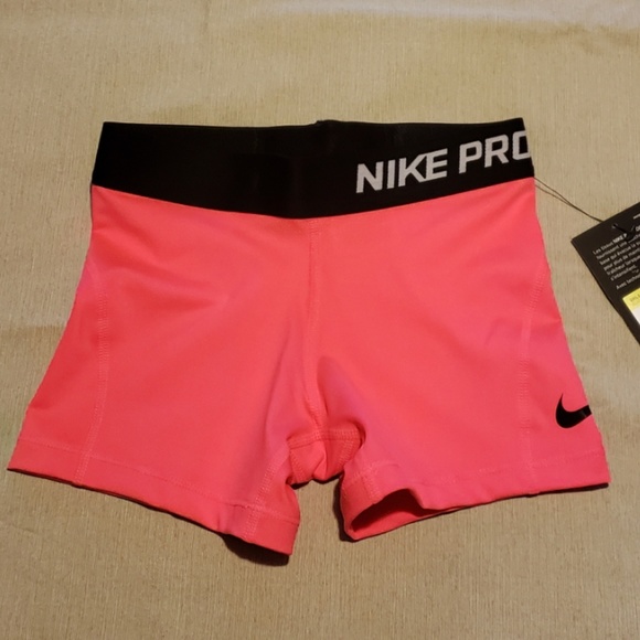 Nike Pants - 🎁Nike Dri-Fit Compression shorts